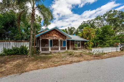 747 42nd St, Sarasota, FL 34234