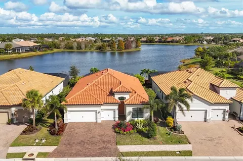 7047 Highgate Ln, Lakewood Ranch, FL 34202