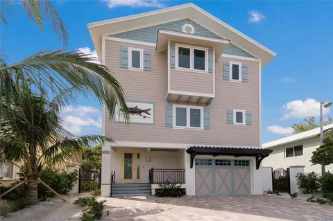 2302 Gulf Dr N, Bradenton Beach, FL 34217