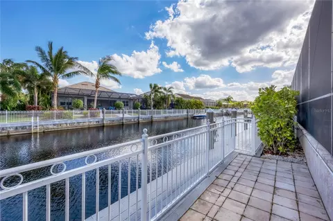 Exterior - 575 Fore Dr, Bradenton, FL 34208 photo 3 of 15