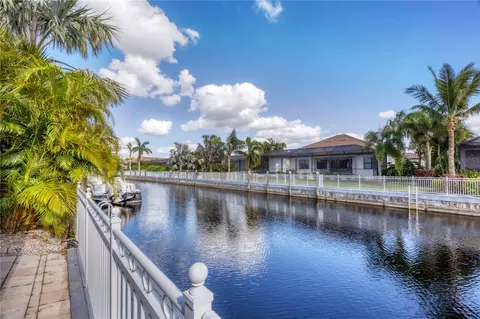 Exterior - 575 Fore Dr, Bradenton, FL 34208 photo 13 of 15