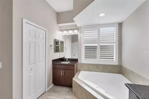 Bath - 575 Fore Dr, Bradenton, FL 34208 photo 3 of 5