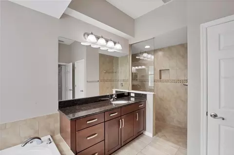 Bath - 575 Fore Dr, Bradenton, FL 34208 photo 4 of 5