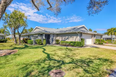 3930 Center Gate Cir #16, Sarasota, FL 34233