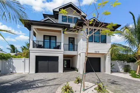 5612 Guava St, Holmes Beach, FL 34217