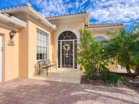 7675 Uliva Way, Sarasota, FL 34238