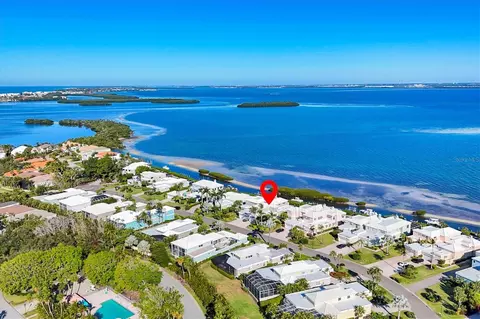 3540 Mistletoe Ln, Longboat Key, FL 34228