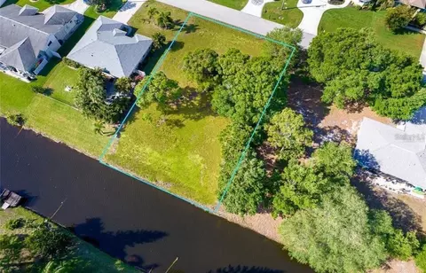 74 Mariner Ln, Rotonda West, FL 33947