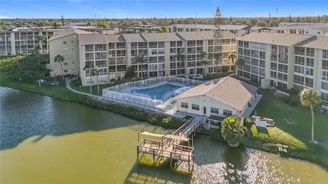 3785 Lake Bayshore Dr #H-405, Bradenton, FL 34205