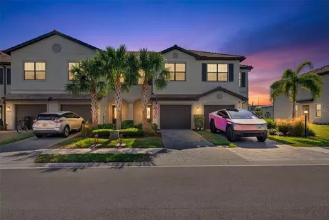 15210 Sunny Day Dr, Bradenton, FL 34211