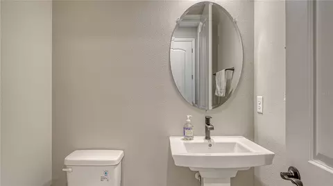 Bath - 17543 Savory Mist Cir, Bradenton, FL 34211 photo 1 of 5