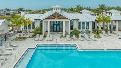Exterior - 17543 Savory Mist Cir, Bradenton, FL 34211 photo 11 of 14