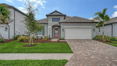 Exterior - 17543 Savory Mist Cir, Bradenton, FL 34211 photo 1 of 14