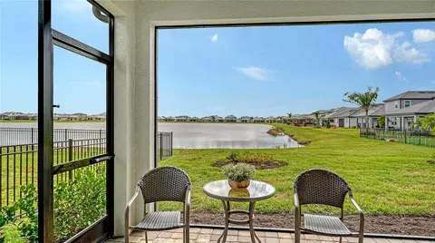 Exterior - 17543 Savory Mist Cir, Bradenton, FL 34211 photo 4 of 14