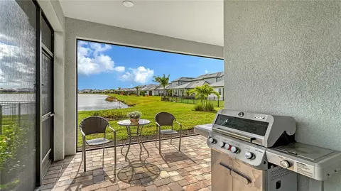 Exterior - 17543 Savory Mist Cir, Bradenton, FL 34211 photo 3 of 14