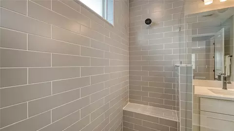 Bath - 17543 Savory Mist Cir, Bradenton, FL 34211 photo 3 of 5