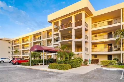 7461 W Country Club Dr #404, Sarasota, FL 34243