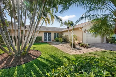 6701 16th Avenue Dr W, Bradenton, FL 34209