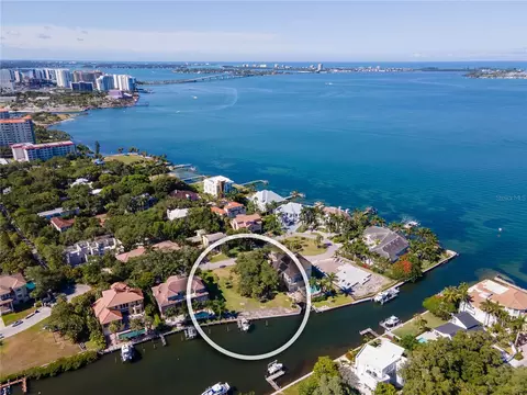 955 Whitakers Ln, Sarasota, FL 34236