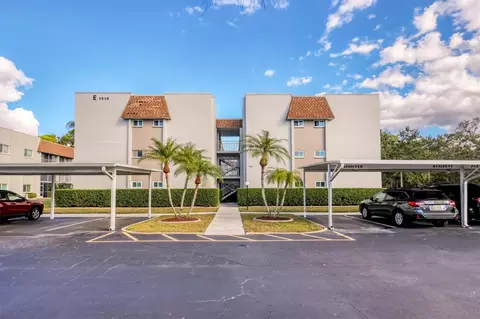1310 Glen Oaks Dr E #285E, Sarasota, FL 34232