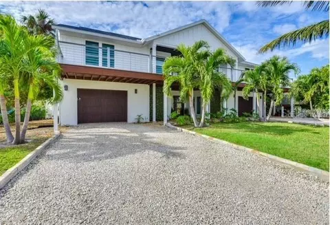 5708 Holmes Blvd, Holmes Beach, FL 34217