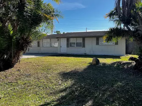 425 Palmetto Dr, Venice, FL 34293