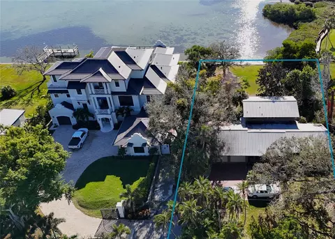 1621 Memory Ln, Sarasota, FL 34231