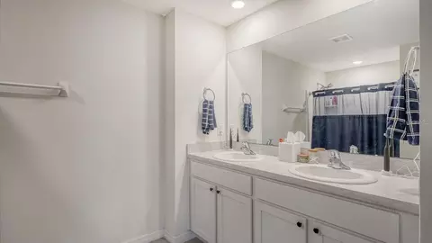 Bath - 10206 Charlotte Dr, Parrish, FL 34219 photo 1 of 3