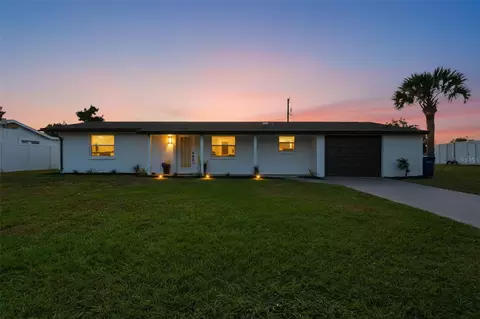 121 Sandhurst Dr, Venice, FL 34293
