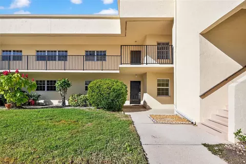 7880 Palm Aire Ln #205, Sarasota, FL 34243