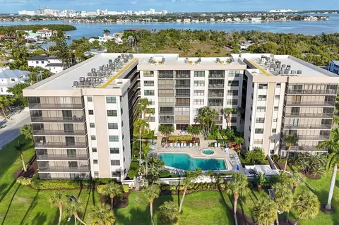 1001 Benjamin Franklin Dr #403, Sarasota, FL 34236
