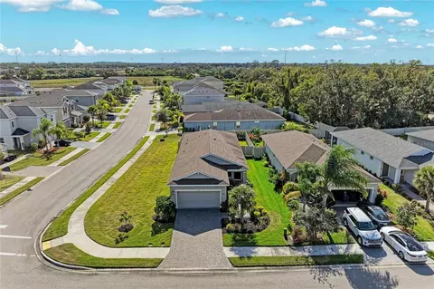5635 Los Robles Ct, Palmetto, FL 34221