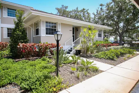 633 Estuary Dr, Bradenton, FL 34209