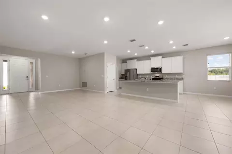 Living - 431 158th St E, Bradenton, FL 34212 photo 10 of 13
