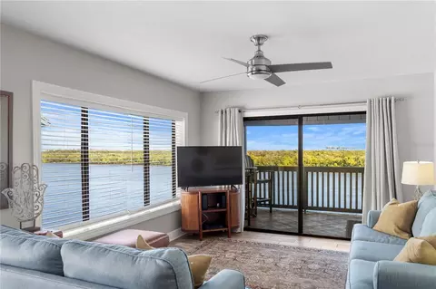 817 B Bahia Del Sol Dr #40, Ruskin, FL 33570
