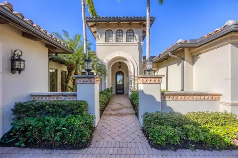 9218 Mcdaniel Ln, Sarasota, FL 34240