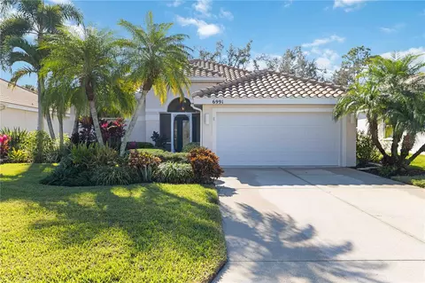 6991 Superior Street Cir, Sarasota, FL 34243