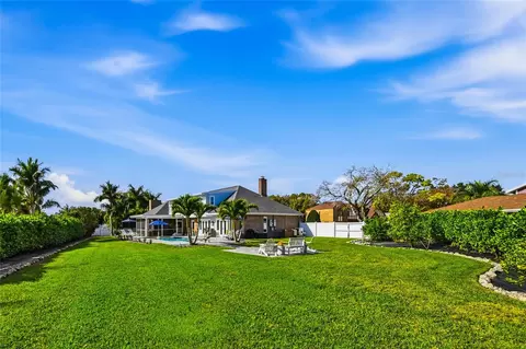 Exterior - 1307 Riverview Cir, Bradenton, FL 34209 photo 11 of 18