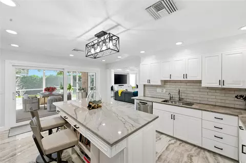 Kitchen - 1307 Riverview Cir, Bradenton, FL 34209 photo 5 of 6