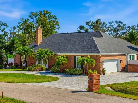 Exterior - 1307 Riverview Cir, Bradenton, FL 34209 photo 14 of 18