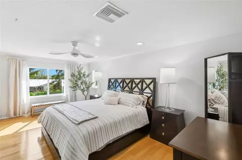 Bedroom - 1307 Riverview Cir, Bradenton, FL 34209 photo 3 of 7