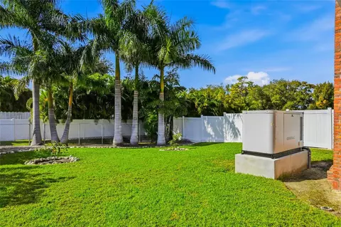 Exterior - 1307 Riverview Cir, Bradenton, FL 34209 photo 13 of 18