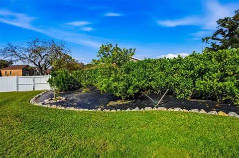 Exterior - 1307 Riverview Cir, Bradenton, FL 34209 photo 10 of 18