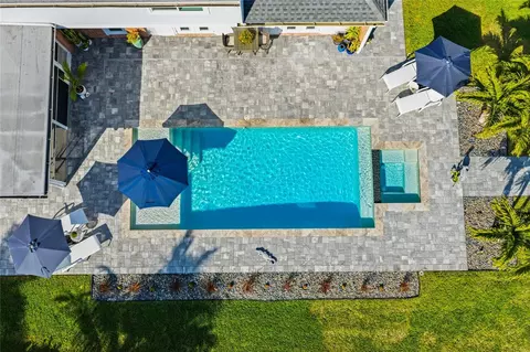Exterior - 1307 Riverview Cir, Bradenton, FL 34209 photo 7 of 18