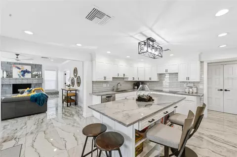 Kitchen - 1307 Riverview Cir, Bradenton, FL 34209 photo 3 of 6