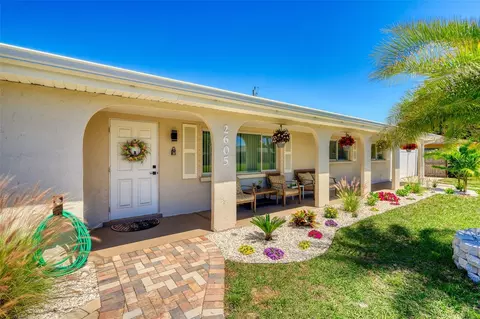 2605 Sunnybrook Dr, Sarasota, FL 34239