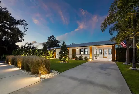 2421 Prospect St, Sarasota, FL 34239