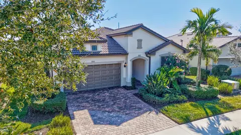 5635 Rain Lily Ct, Sarasota, FL 34238