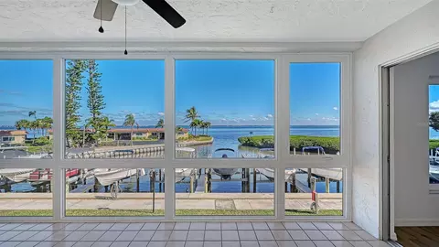 4960 Gulf Of Mexico Dr #204, Longboat Key, FL 34228