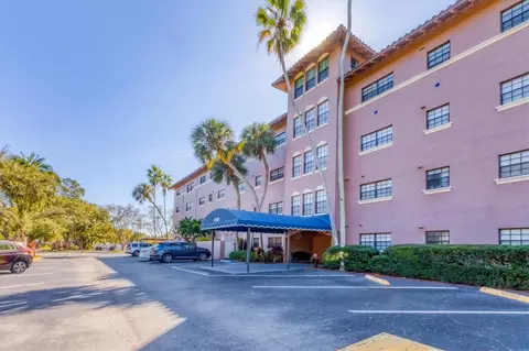 6100 Gulfport Blvd S #415, Gulfport, FL 33707